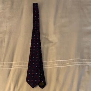 Little Boys Brooks Brothers tie - with signature logo - excellent condition